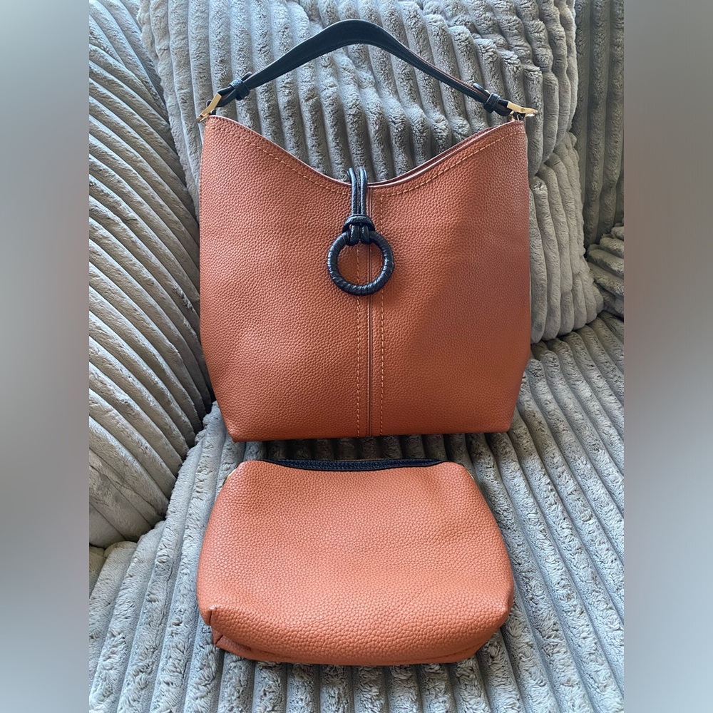 Tan leather shoulder bag